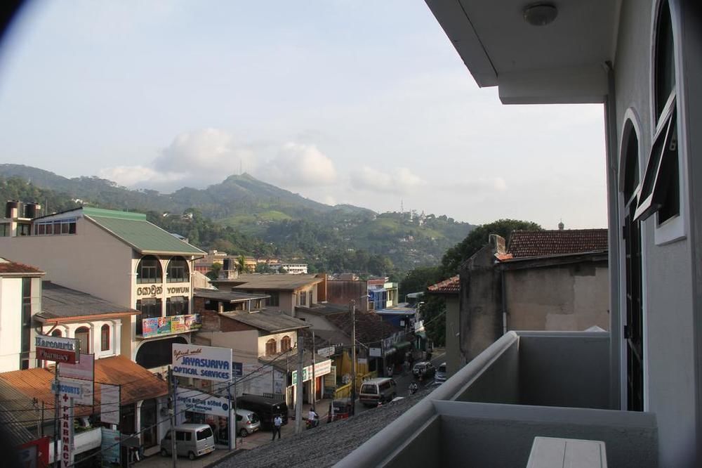 Sevana City Hotel Kandy Exterior photo