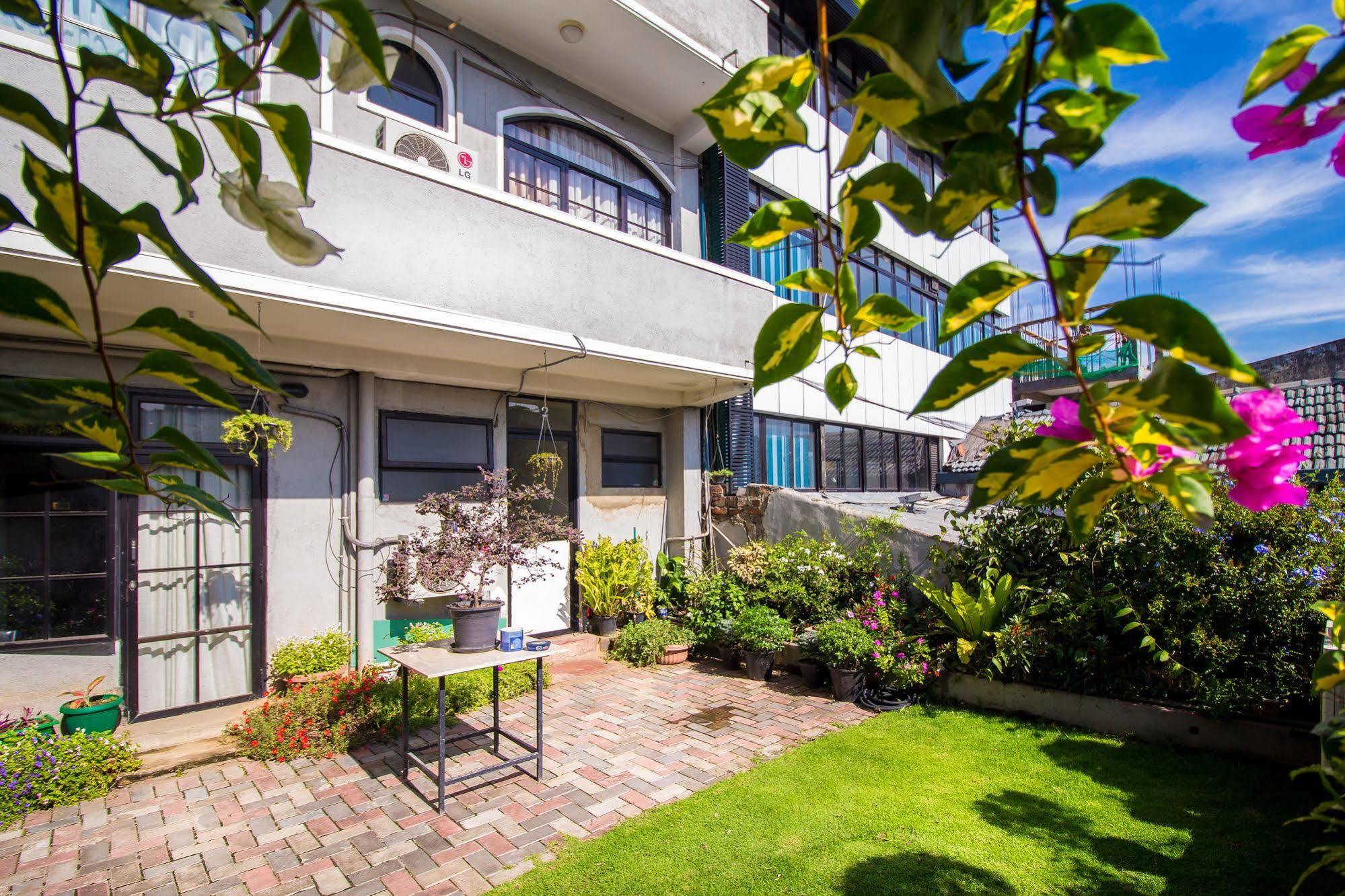 Sevana City Hotel Kandy Exterior photo